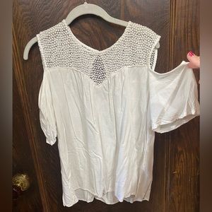 Vero Moda- Crochet Detail Cold Shoulder short sleeve Top, Cream, Size L